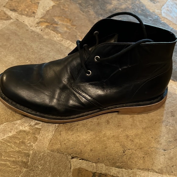 Ugg lace up boot size 10 1/2 - Picture 4 of 8